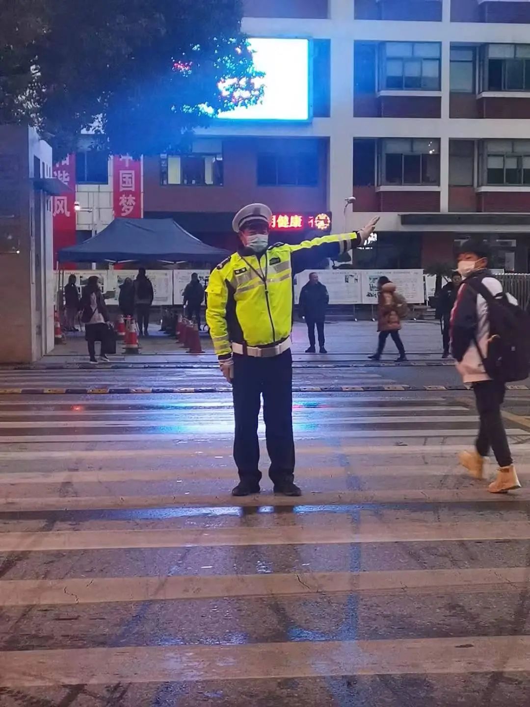 幸福城西，感恩有您 ——致敬城西中学家长义工