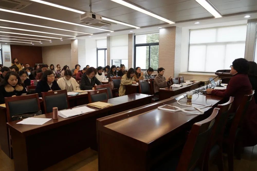 吴中区初中“统整理念下的古诗词教学及复习”培训在城西中学举行