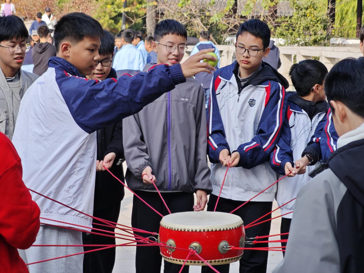 双线并进探苏韵，实践育人促成长——城西中学初二年级社会实践活动纪实