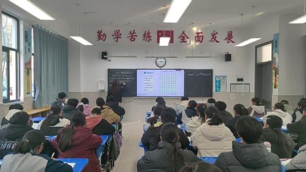 携手研思促提升 同心致远谱新篇  ——城西教师在龙河初级中学交流纪实