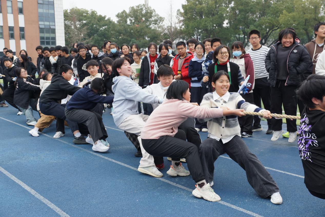 绳聚青春|全校拔河争霸赛嗨翻校园，热血力量正当燃！