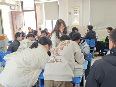 朱越伊